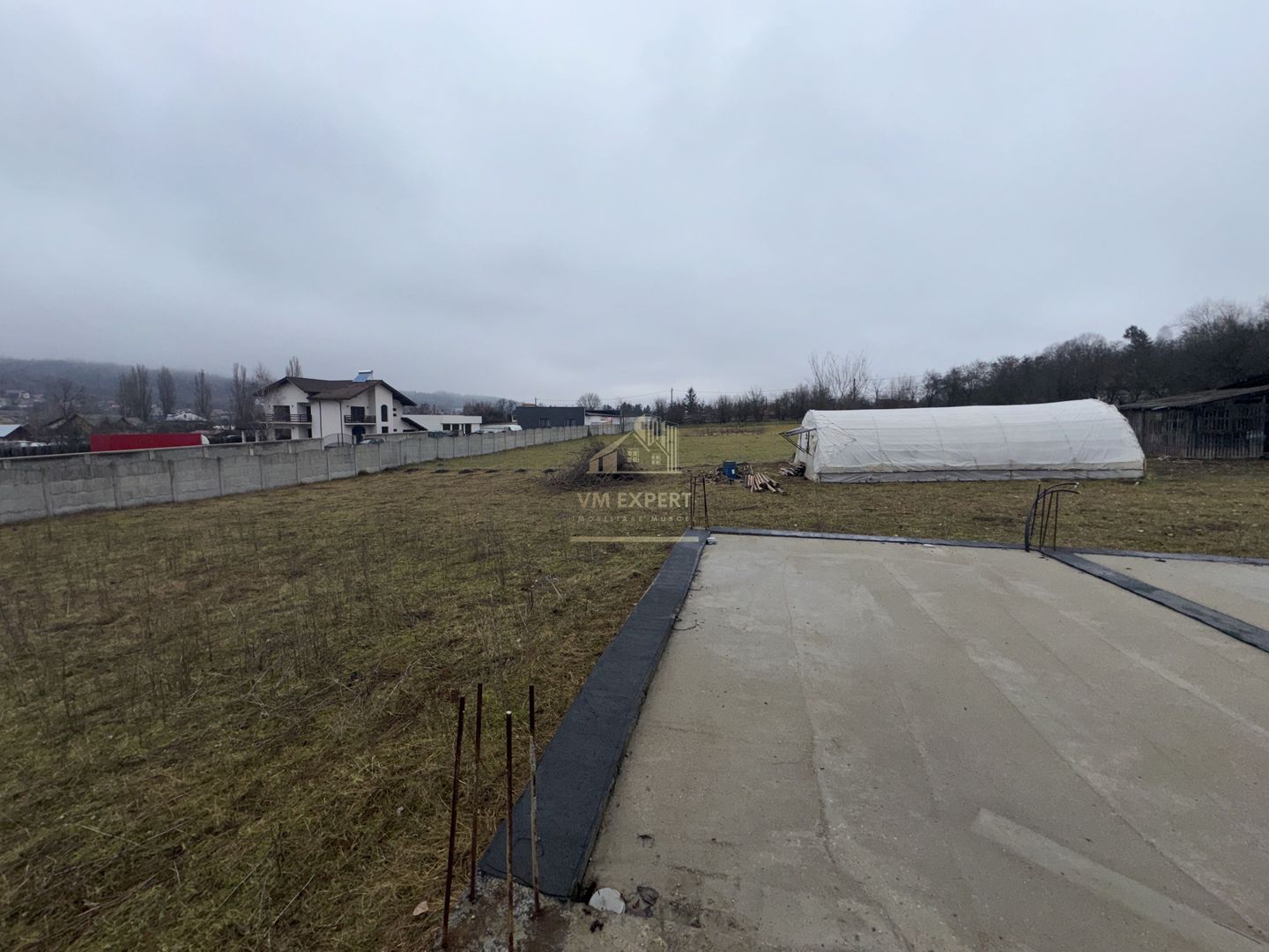 TEREN INTRAVILAN 2200 MP CAMPULUNG ARGES - Poză 6