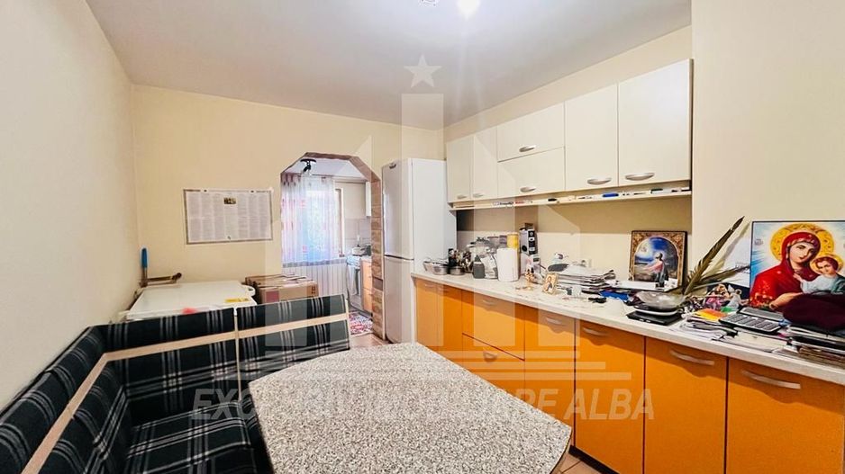 Apartament 2 camere Cetate cu gradina - Poză 3