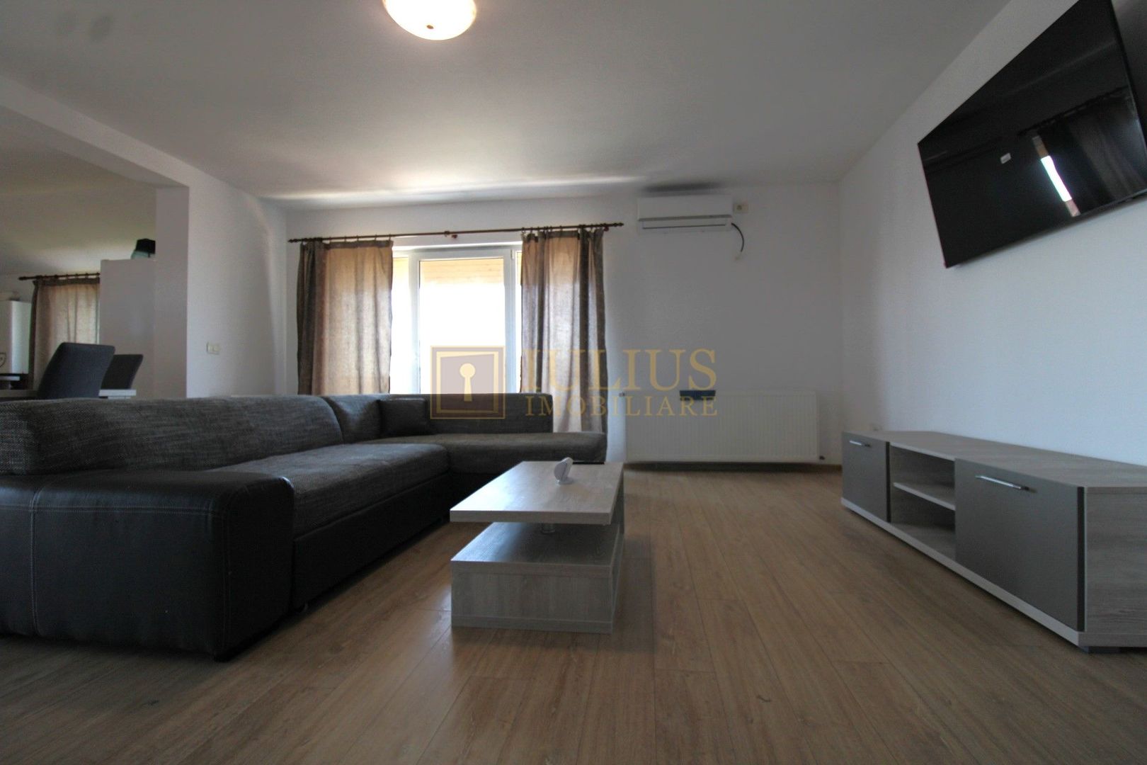 apartament la curte, 2 băi, loc de parcare, zona linistita, dressing - Poză 3