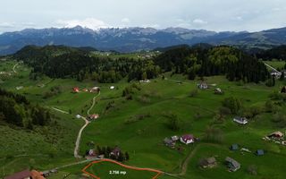 Teren Fundata cu vedere la muntii Bucegi - Poză 5