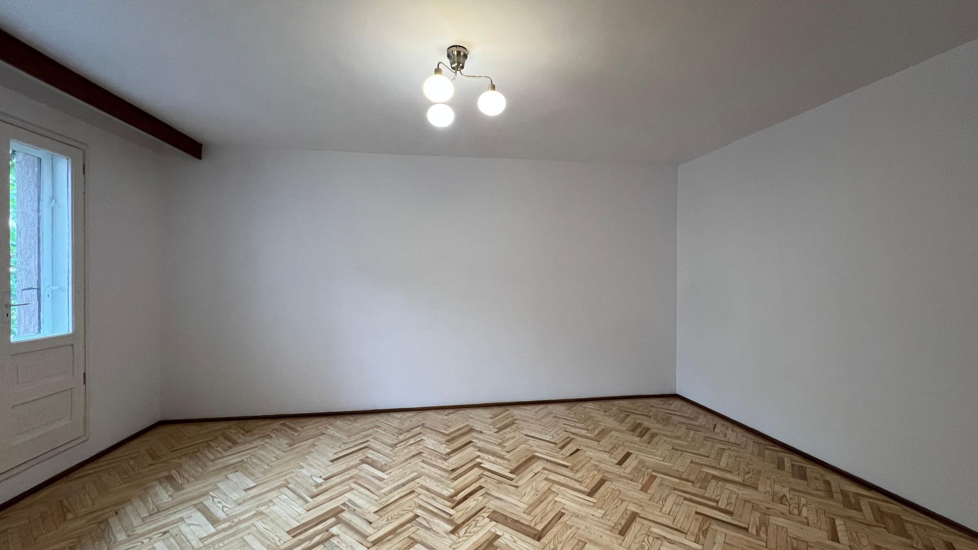 Apartament in vila cu 5 camere si curte proprie | Domenii - Casin - Poză 11