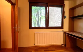 Apartament 4 camere + garaj | Etaj 1 | Zona Centrală – Medicină - Poză 11