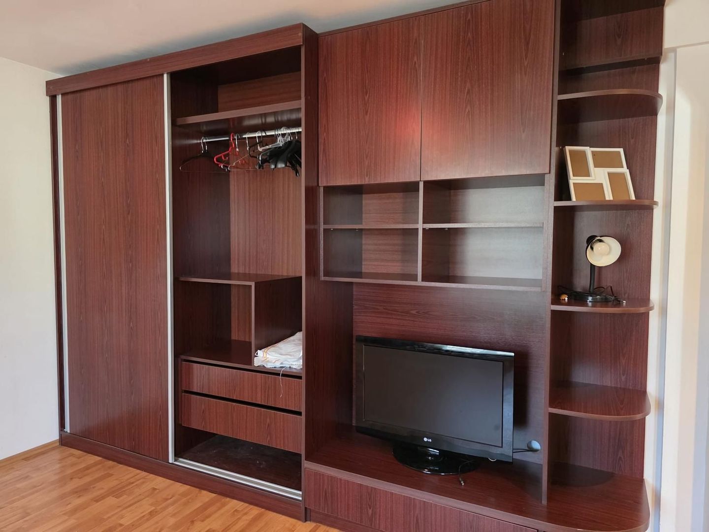 Garsonieră spațioasă Ozana, parcare, centrală proprie, balcon, pet friendly - Poză 8