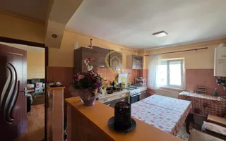 Apartament spatios cu 4 camere, 2 balcoane – Marghita, zona Penny - Poză 12