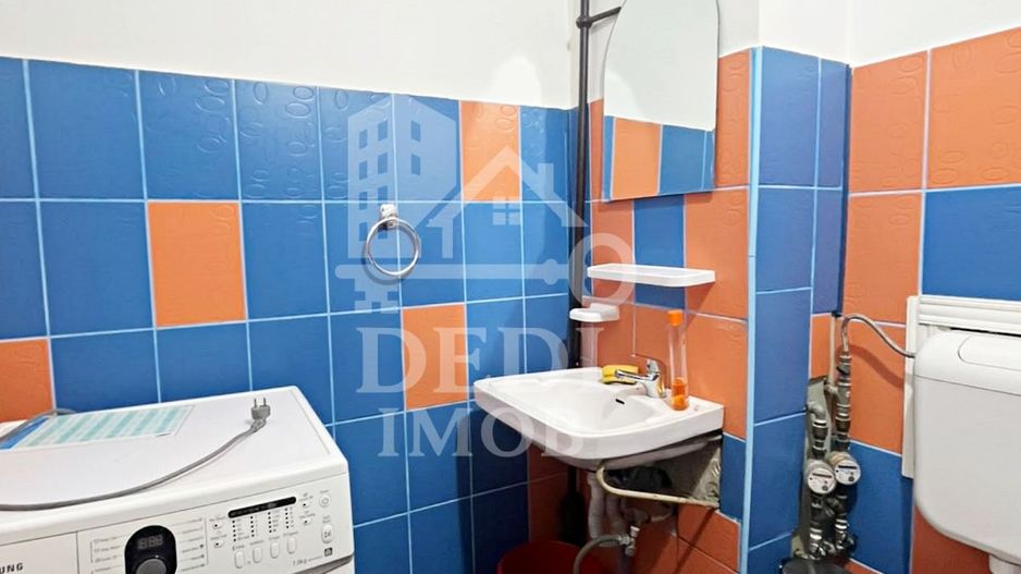 Apartament 3 camere de vanzare in zona Rogerius, Oradea - Poză 11