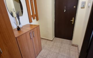 Garsonieră Titan, bloc reabilitat, etaj 7, balcon închis, mobilată - Poză 9