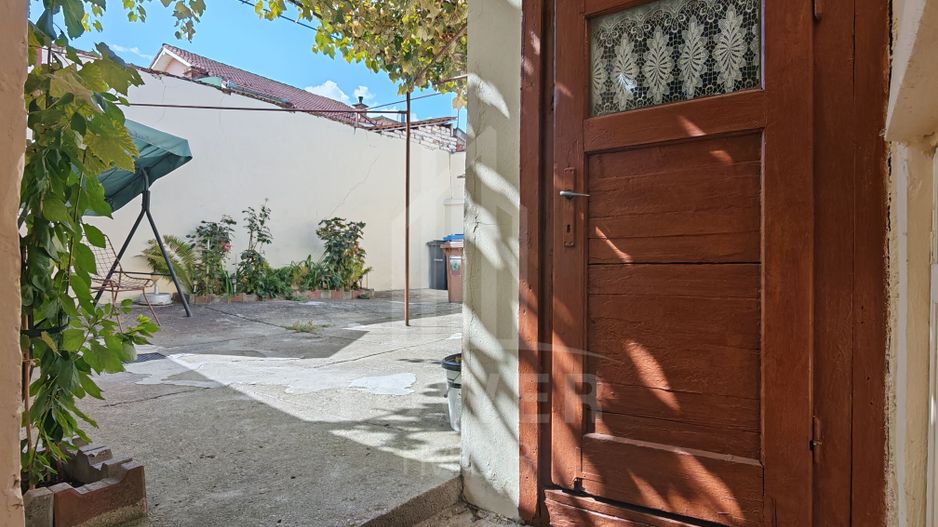 Casă individuală cu 3 camere, curte , în Sibiu, zona Lupeni - Poză 20