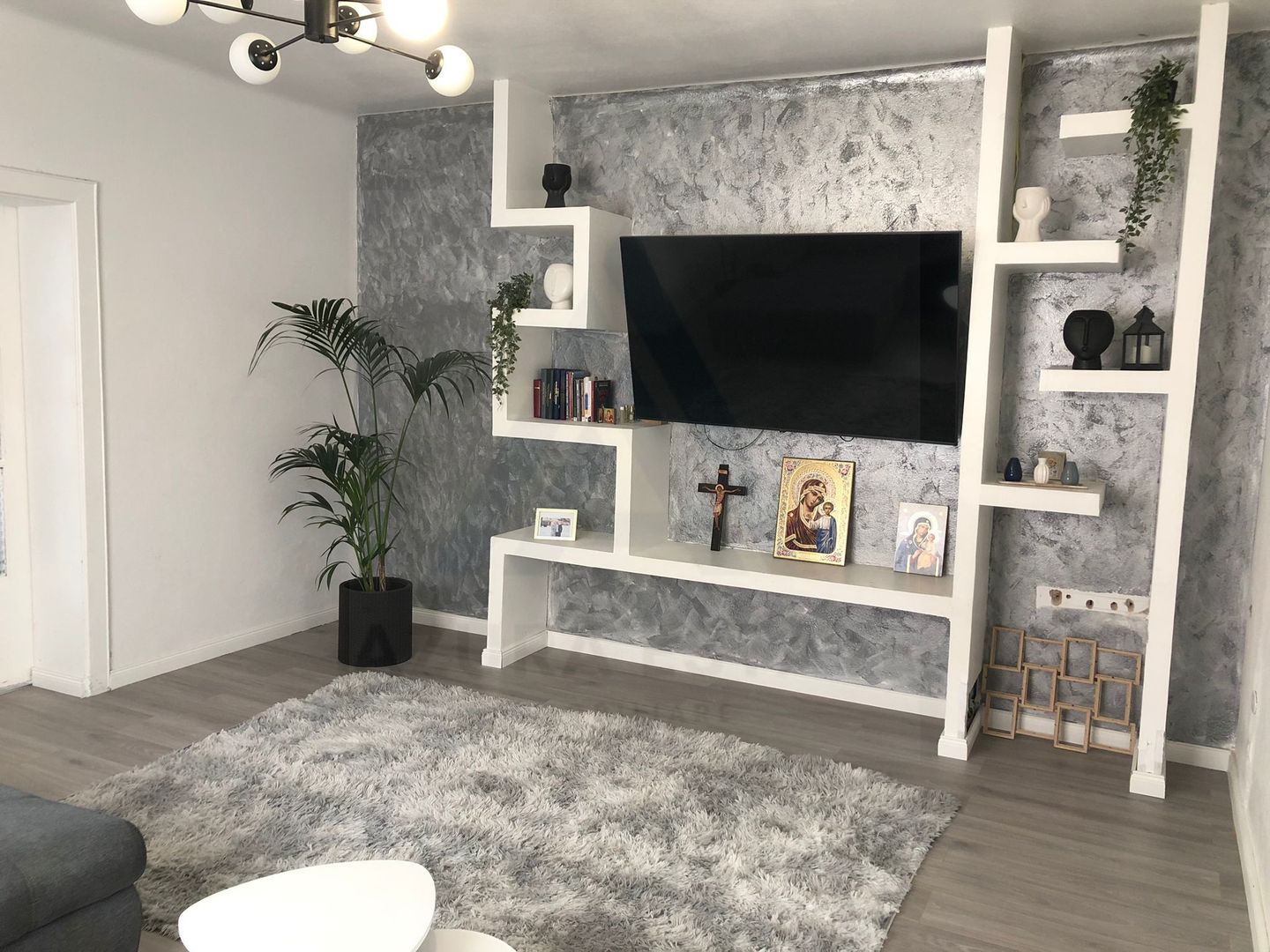 Casa renovata 250 mp utili si teren 935 mp in zona centrala Cisnadie - Poză 4