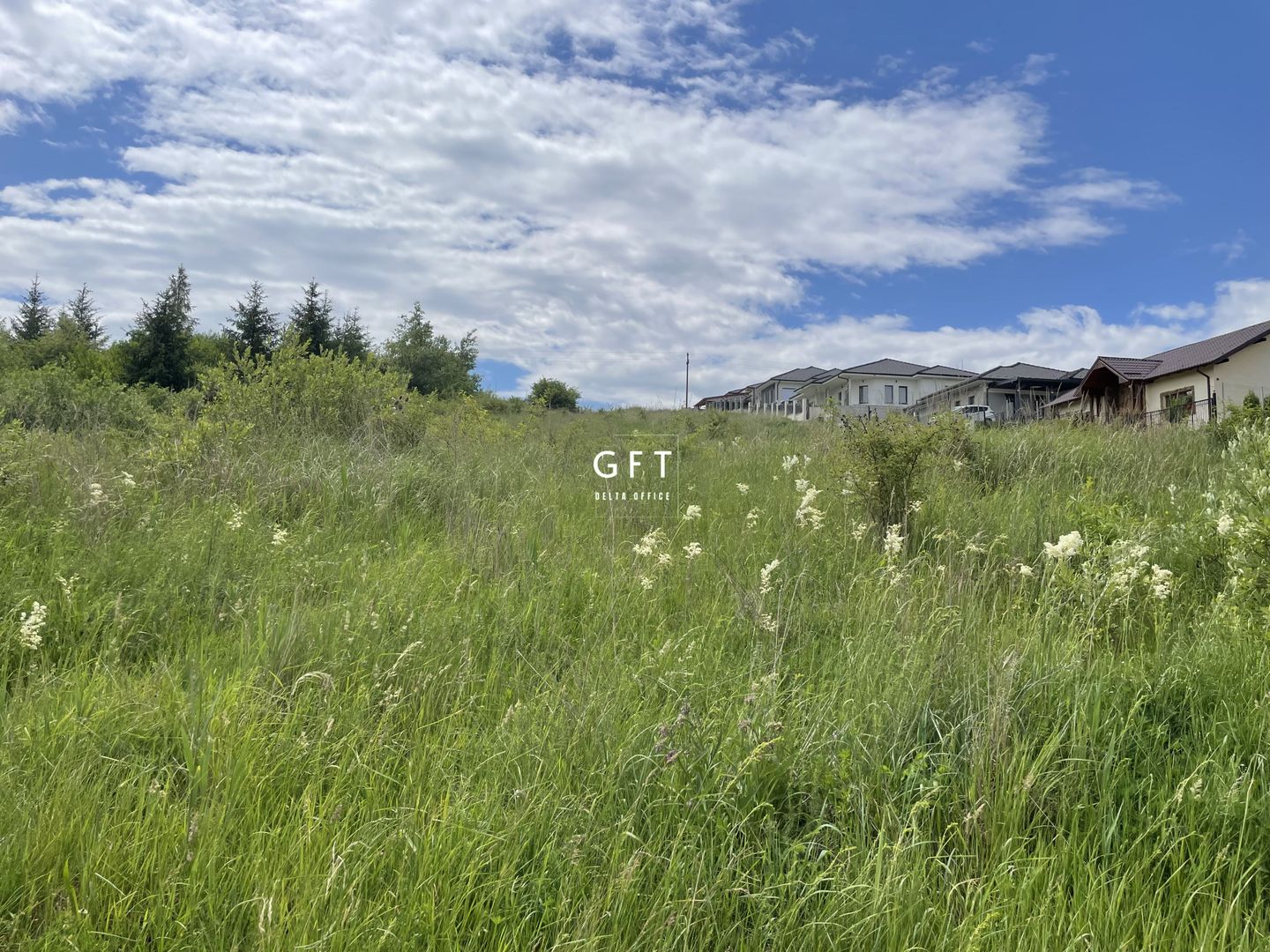 Teren intravilan 680 mp. zona Str. Soarelui - Poză 1