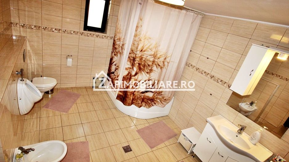 Casa 8 camere,4 bai,482mp,1.100mp teren,2 garaje,0% comision - Poză 7
