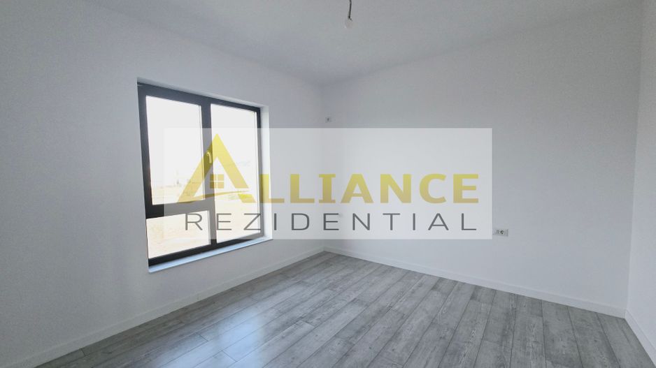 Vila individuala-5 camere-200m de autobuz-pod cu placa de beton - Poză 6
