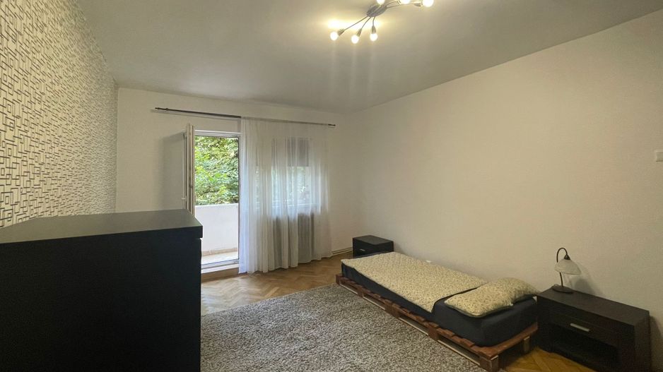 Apartament 3 camere decomandate ,  zona Titulescu! - Poză 2