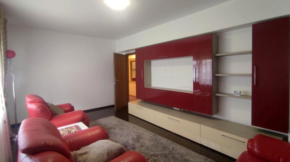 Inchiriem apartament 2 camere spatios intr-un bloc tip vila zona Tractorul - Poză 3