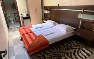 Pensiune cu 18 camere in centrul Brasovului - Poză 20