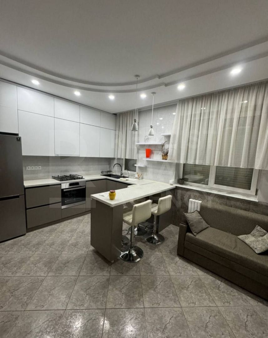 Chirie, casă, 3 nivele, 5 camere, strada Cetatea Albă, Botanica - Poză 2