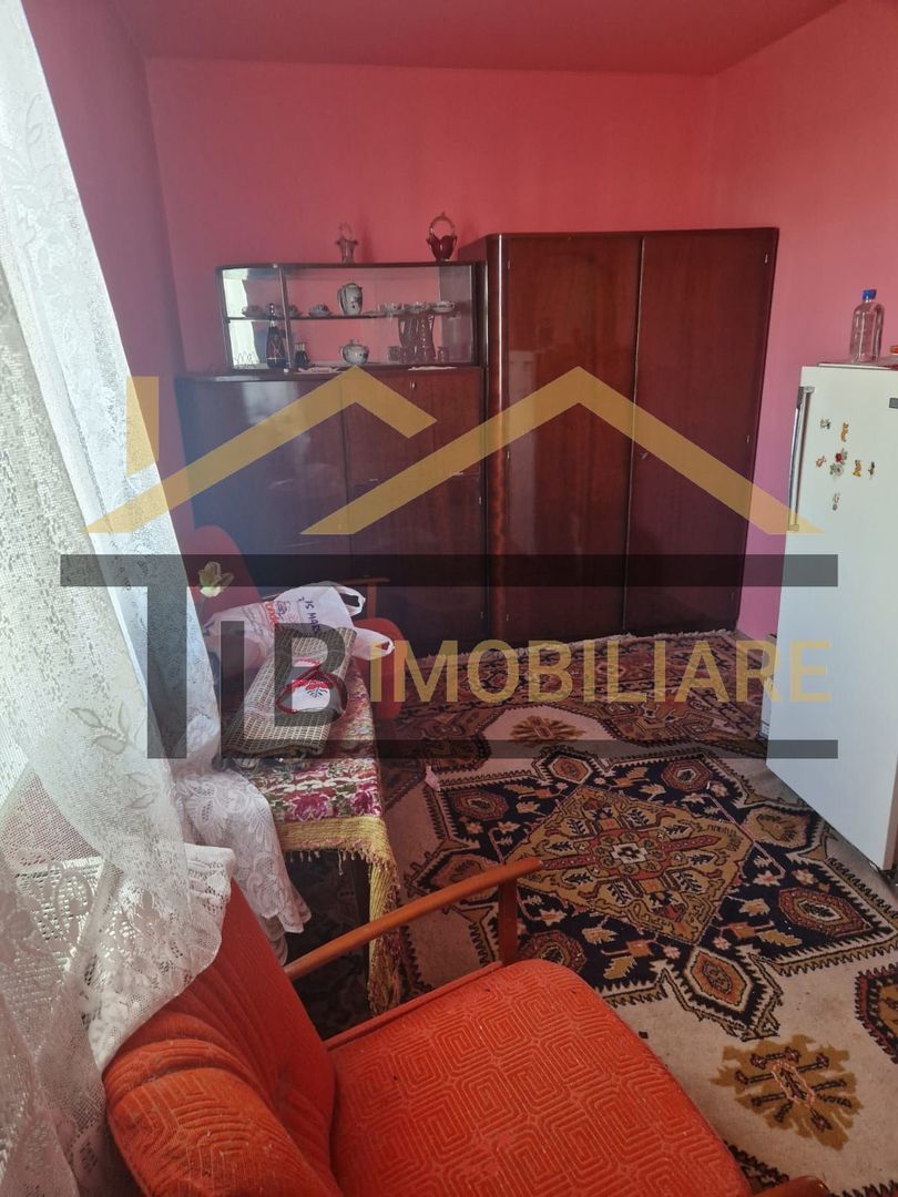 Apartament de 3 camere, 45mp, Zona Parangului - Poză 2
