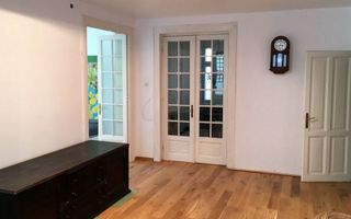 Etaj in vila ideal atelier, cabinet sau locuit, hub, activitati creative - Poză 3