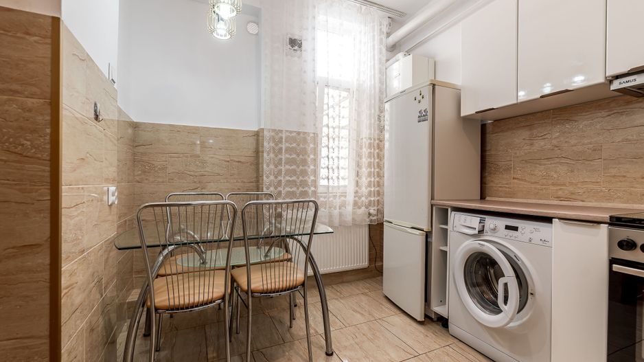 Apartament la cheie cu 2 camere la casa in Parneava Comision 0% - Poză 1