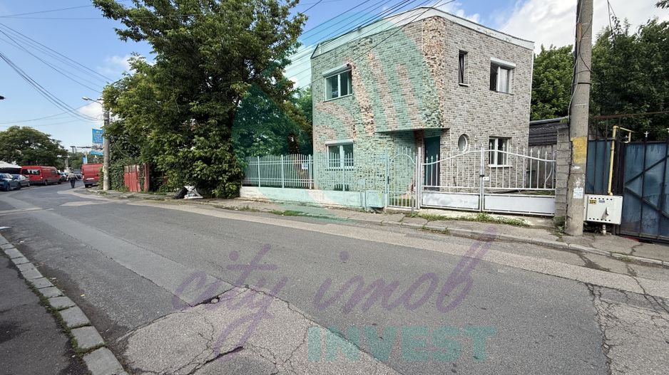 Casa receptionata in 2025 singura in curte - Poză 4