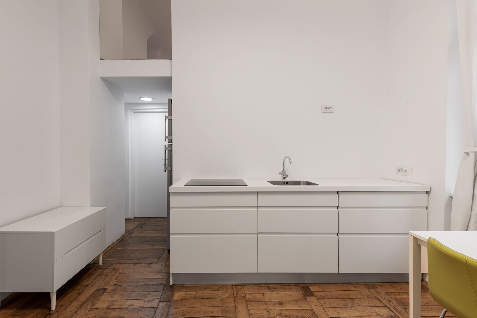 Apartament-galerie la kilometrul zero | 2 camere + mezanin, 2 băi - Poză 14