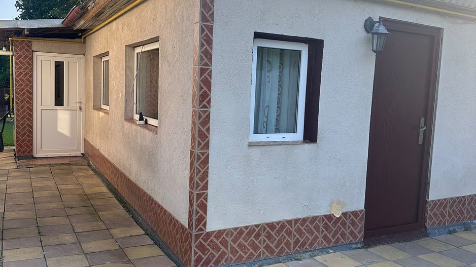 Floresti - Stoenesti, Jud. Giurgiu, vila + garaj + beci, teren 1000 mp - Poză 8