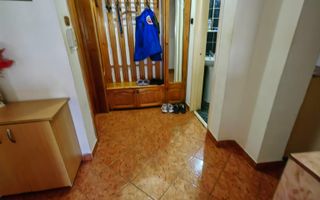 Apartament 3 Camere, Decomandat, Zona Cetate, Etaj 1 - Poză 11