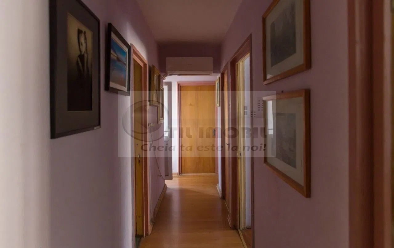 Apartament ULTRACENTRAL cu 4 camere,decomandat, langa Palas, 105 mp ! - Poză 4