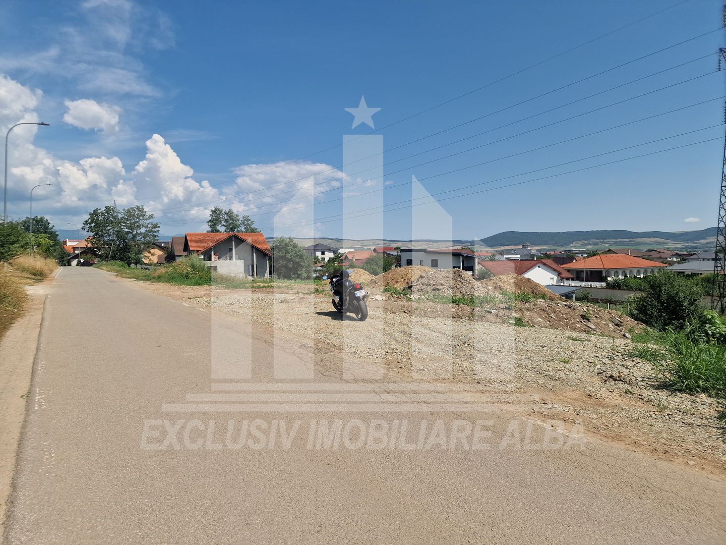 Teren intravilan | De vanzare | 2350 mp | 24 ml deschidere | Cetate - Poză 2