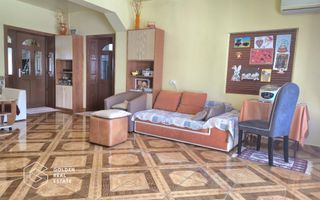 Casa spatiosa cu 5 camere, garaj si gradina, zona Gradiste - Poză 4