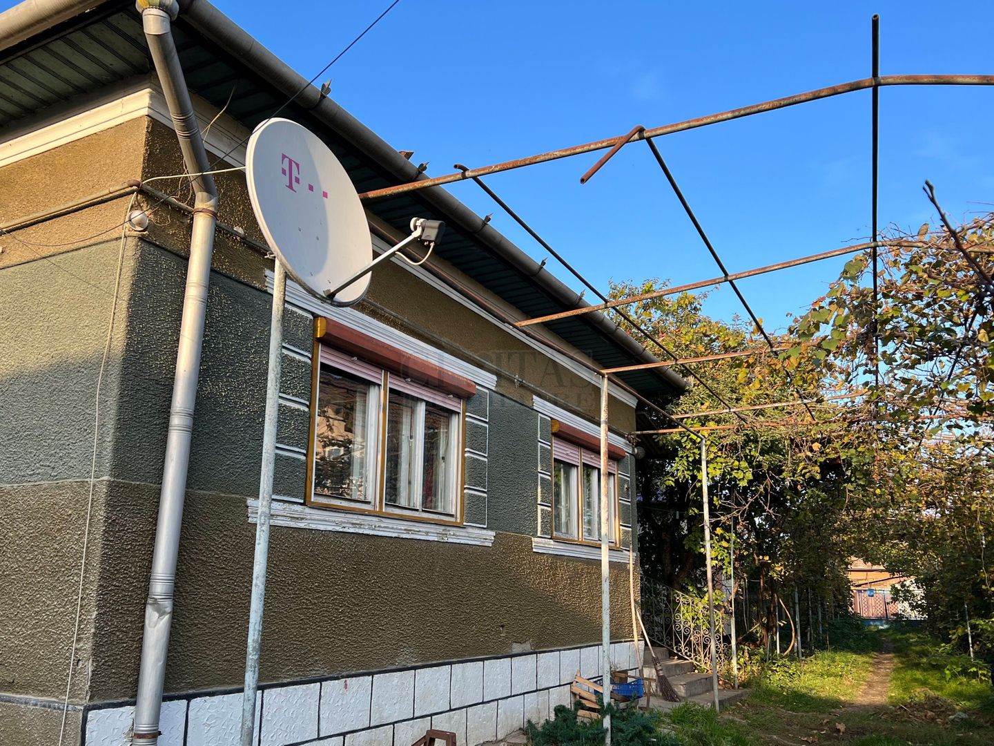 0 COMISION! Casa cu teren de vanzare in Apahida, zona centrala - Poză 1