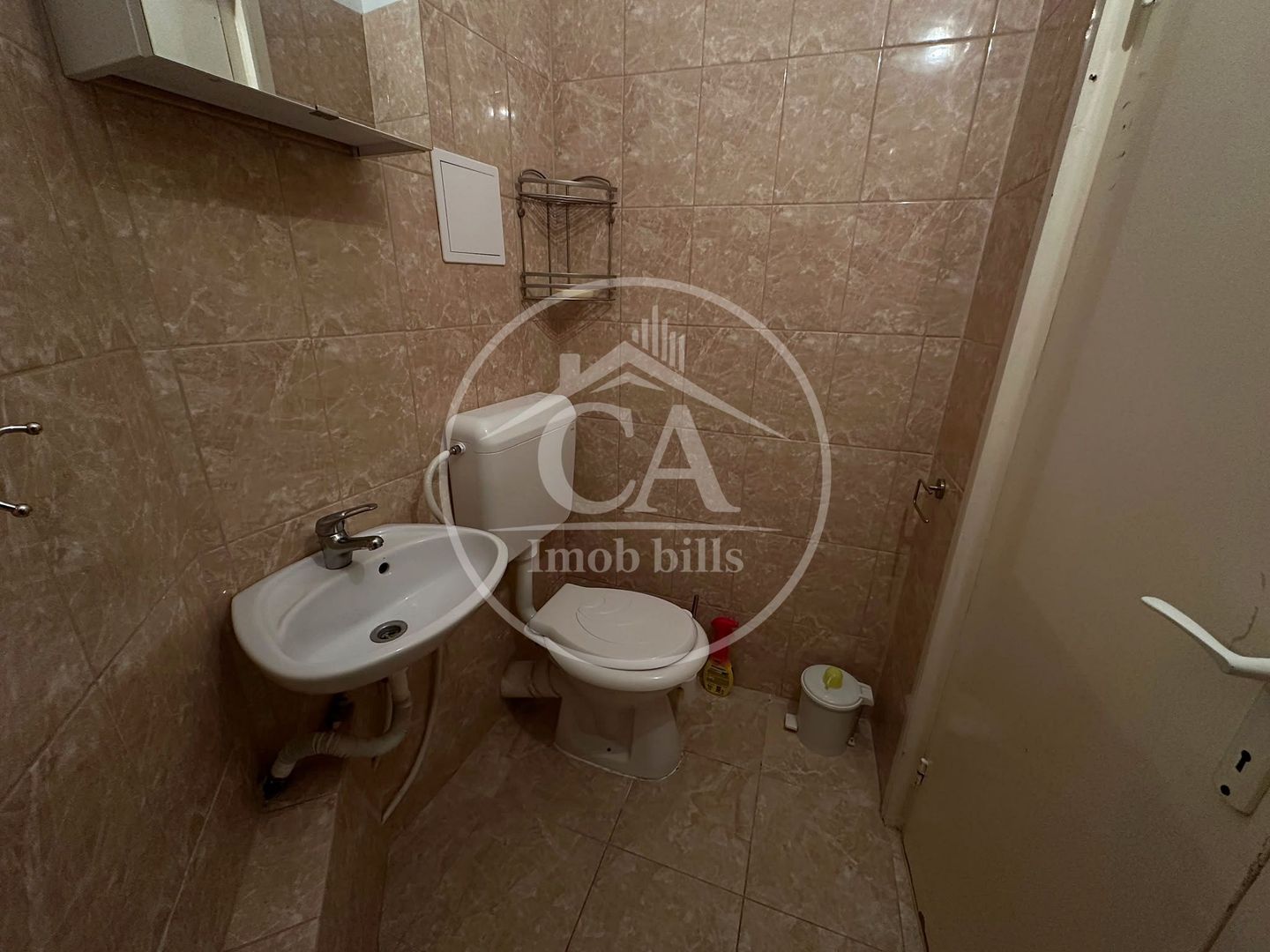 Apartament cu 3 camere de închiriat în zona Rogerius, Oradea. - Poză 11