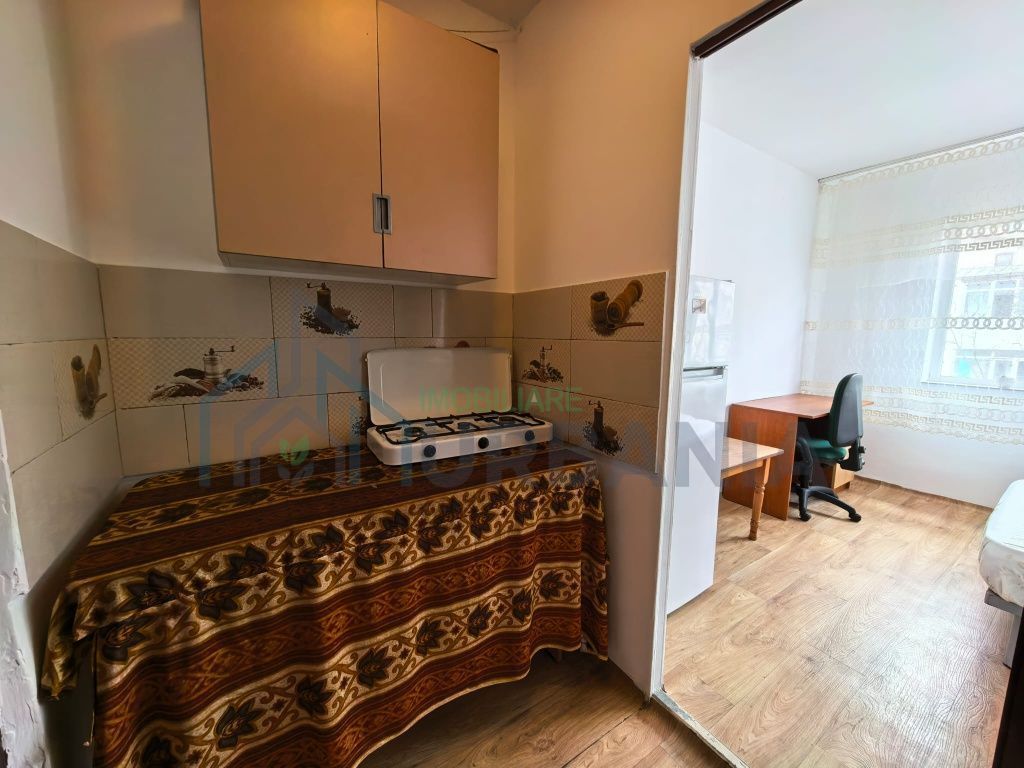 Cameră cămin mobilată cu baie proprie, în Complexul C4, zona Nicolina, Iași - Poză 5