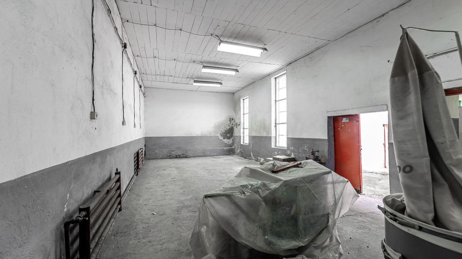 Hală în zonă centrală, zona Intim - Poză 1