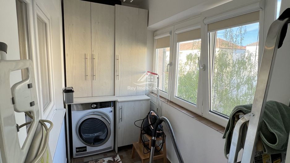 Zona Cireșica/Apartament 3 camere/2băi,balcon,logie,cămară,debara - Poză 14