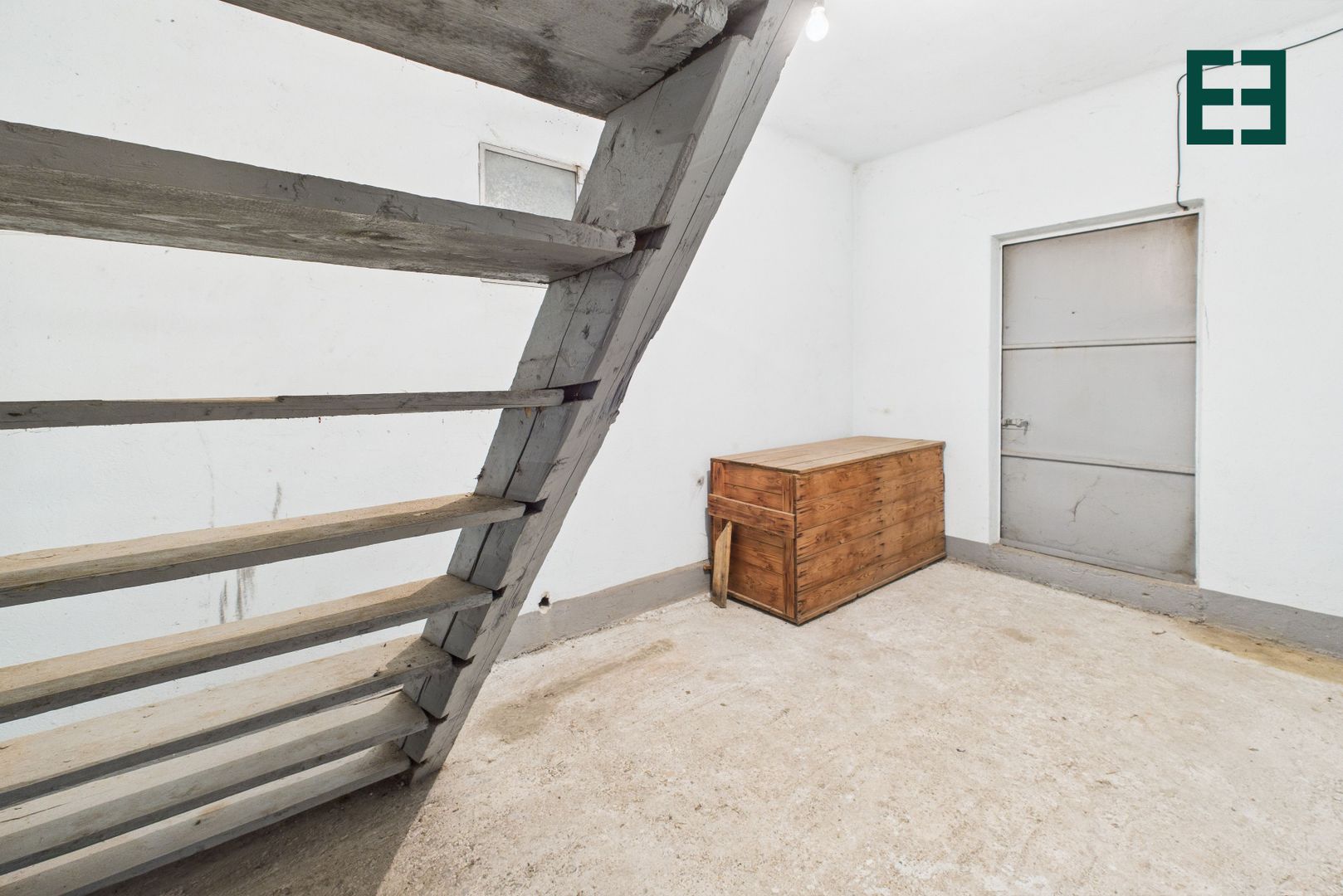 Casă cu 10 camere și 1437 mp teren în Ineu - Arad - Poză 23