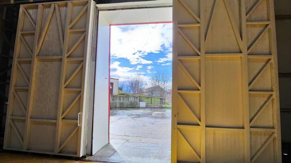 Hale depozit-productie industriala la 20 km de TM - Poză 8