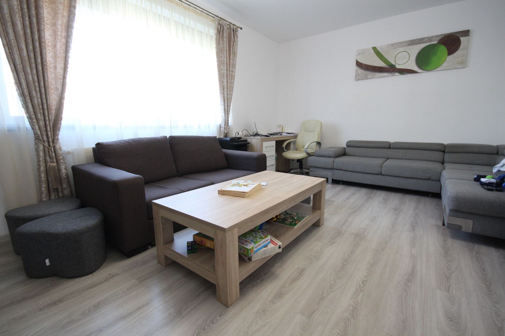 Casa individuala cu garaj - Poză 1