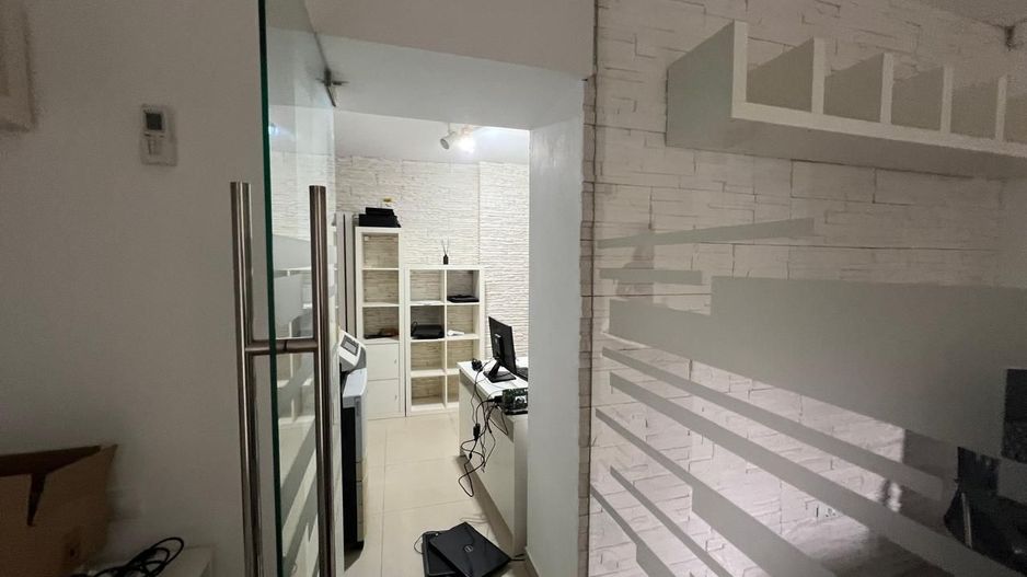 Apartament 3 camere, garaj si boxa - zona Centrala-Prefectura - Poză 8