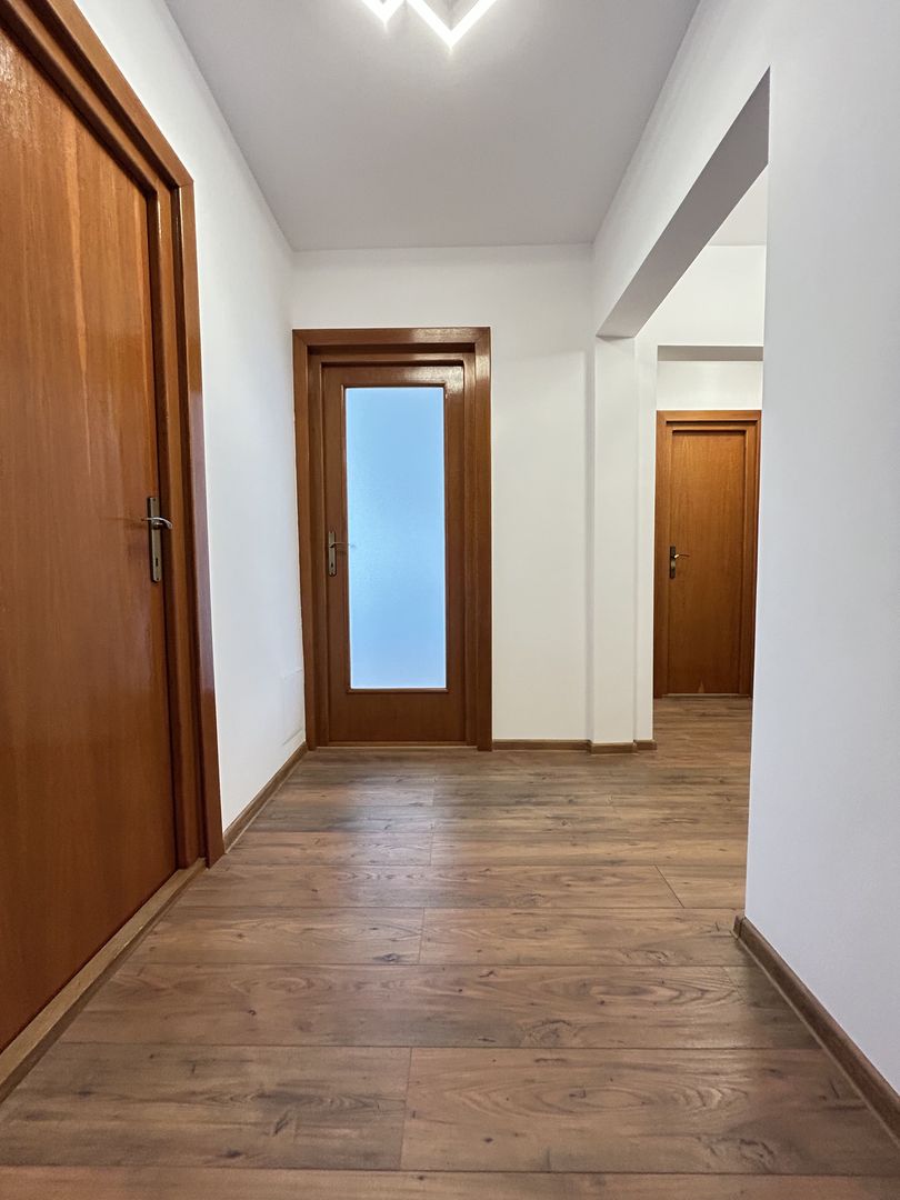 Apartament 3 camere amenajat modern centrala termica Galeriile Soveja - Poză 10