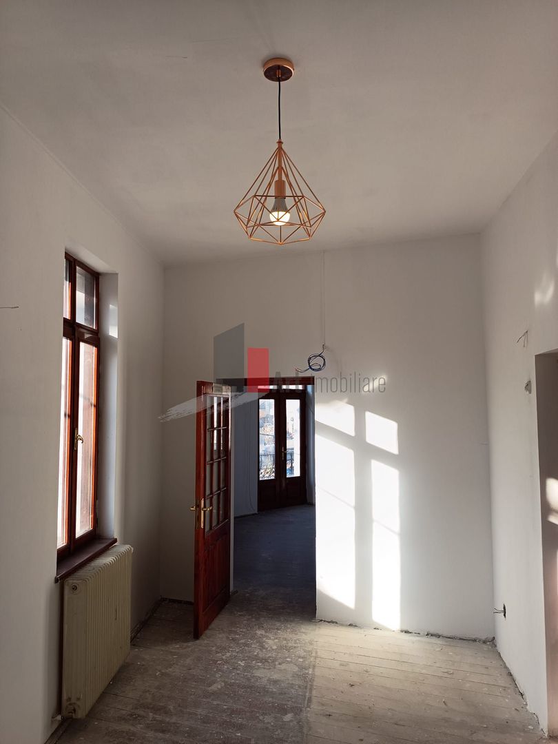 Vila  de inchiriat recent renovata - Poză 26