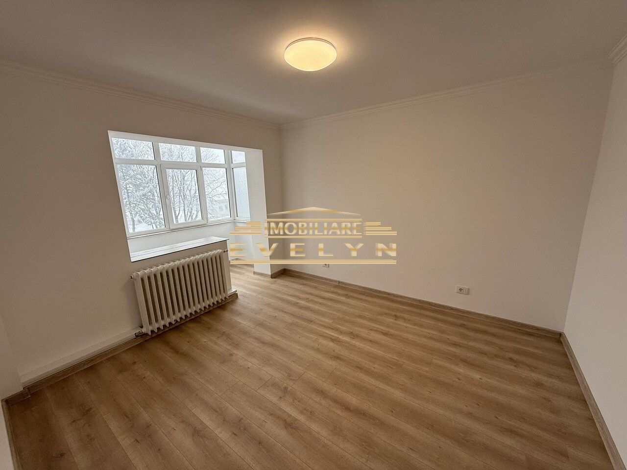 De vânzare apartament 2 camere – Pietonalul Unirii - Poză 1