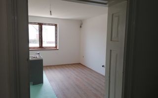 Casă individuală I 2 camere I Renovată I 1400 mp I Cristian - Poză 4