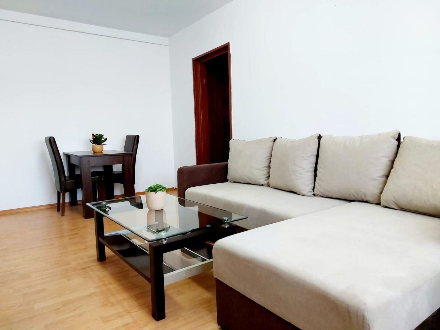 Apartament 2 camere Drumul Taberei Parc Moghioros - Poză 1