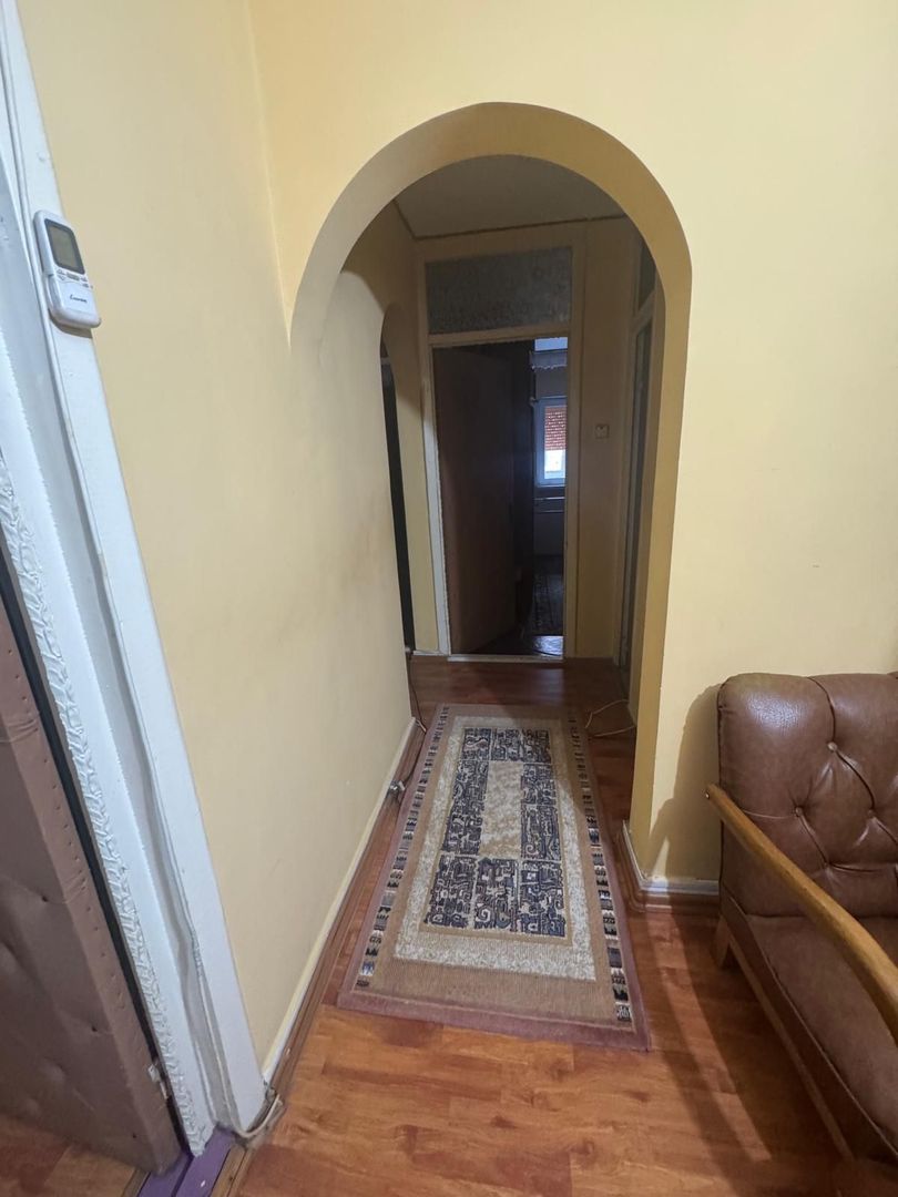 Apartament 4 camere de vânzare – zonă Școala 8 - Poză 5