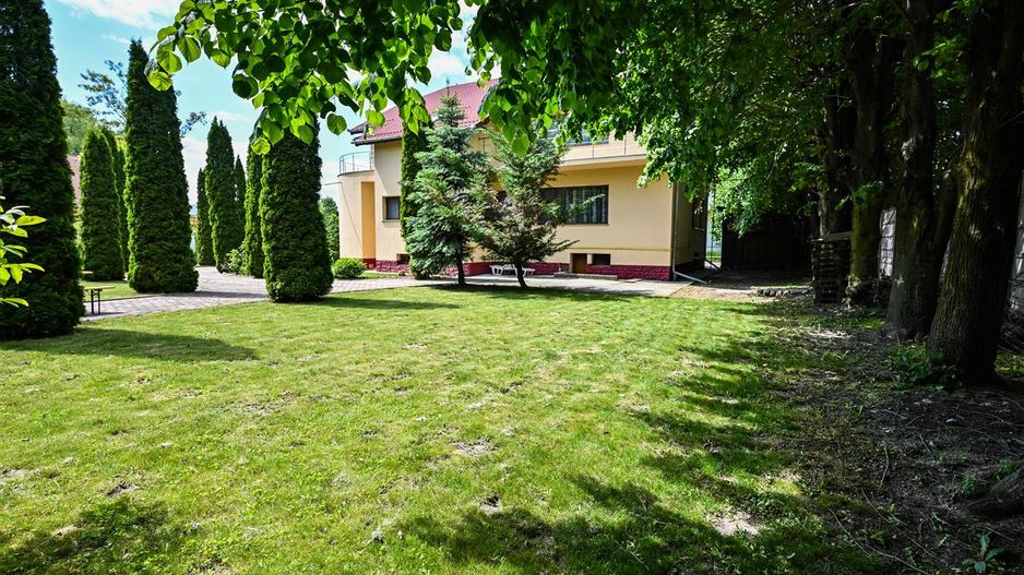 Vila cu 1.500 mp teren, gradina amenajata, linistita zonare,  Halchiu, Brasov - Poză 16