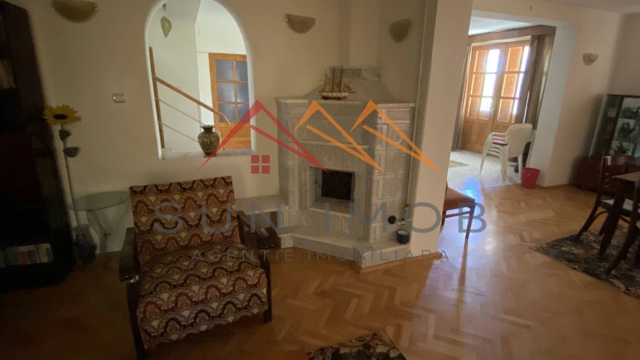 Vila de vanzare, teren 3100 mp, 7 camere, 6 grupuri sanitare, 3 CT, an 1997 - Poză 14