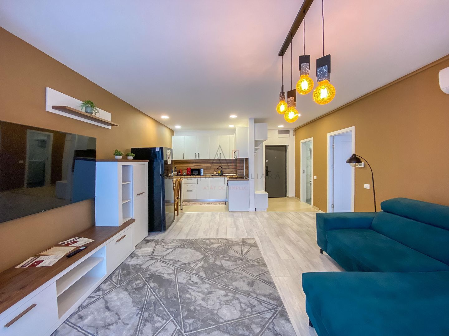 2 camere I Deosebit I 2 bai - Poză 1