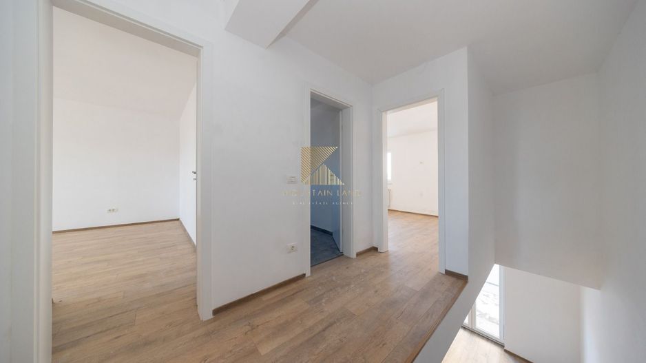 Casă modernă cu curte privată, aproape de Brașov – Cartierul Izvor - Poză 22