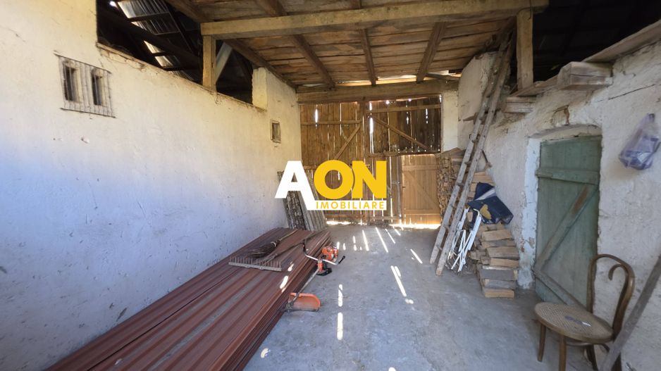 Casa cu 4 camere, 2024 mp teren, la asfalt, cu utilitati, Vintu de Jos - Poză 24