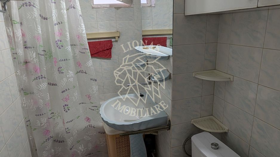 Apartament decomandat 3 camere-balcon-etaj 3-parcare-Central - Poză 5